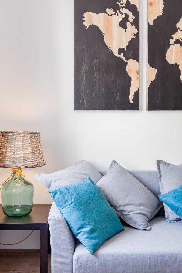 Open The Classic Wooden Shutters At A Cozy City Nest Φλωρεντία Εξωτερικό φωτογραφία