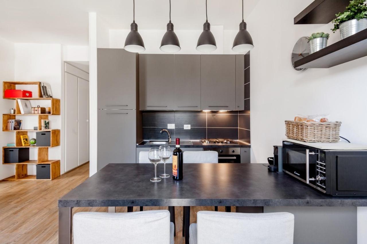 Open The Classic Wooden Shutters At A Cozy City Nest Φλωρεντία Εξωτερικό φωτογραφία