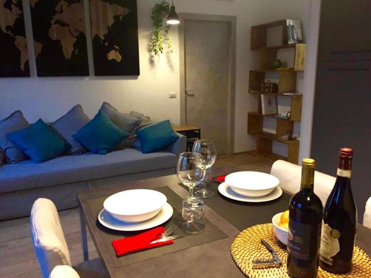Open The Classic Wooden Shutters At A Cozy City Nest Φλωρεντία Εξωτερικό φωτογραφία