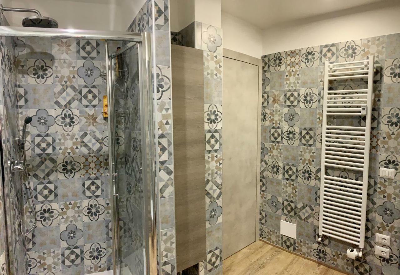 Open The Classic Wooden Shutters At A Cozy City Nest Φλωρεντία Εξωτερικό φωτογραφία